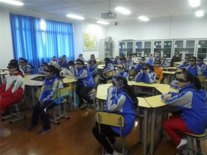 1523513329659967.jpg 四川省都江堰市都江堰外國(guó)語(yǔ)實(shí)驗(yàn)學(xué)校2_副本.jpg