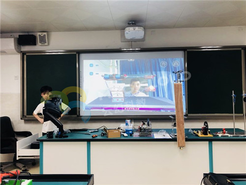 1529465790986594.jpg 廣東省深圳市紅嶺中學(xué)石廈初中部2_副本.jpg