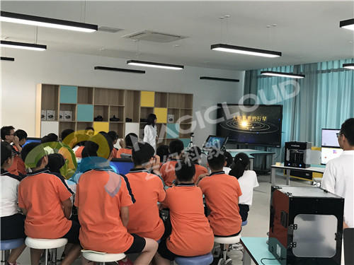 江蘇省南京外國語學?；窗卜中ＰW部